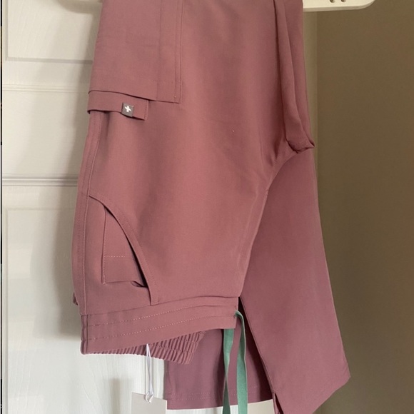 Figs Yola skinny pants in Mineral Mauve - Picture 2 of 4
